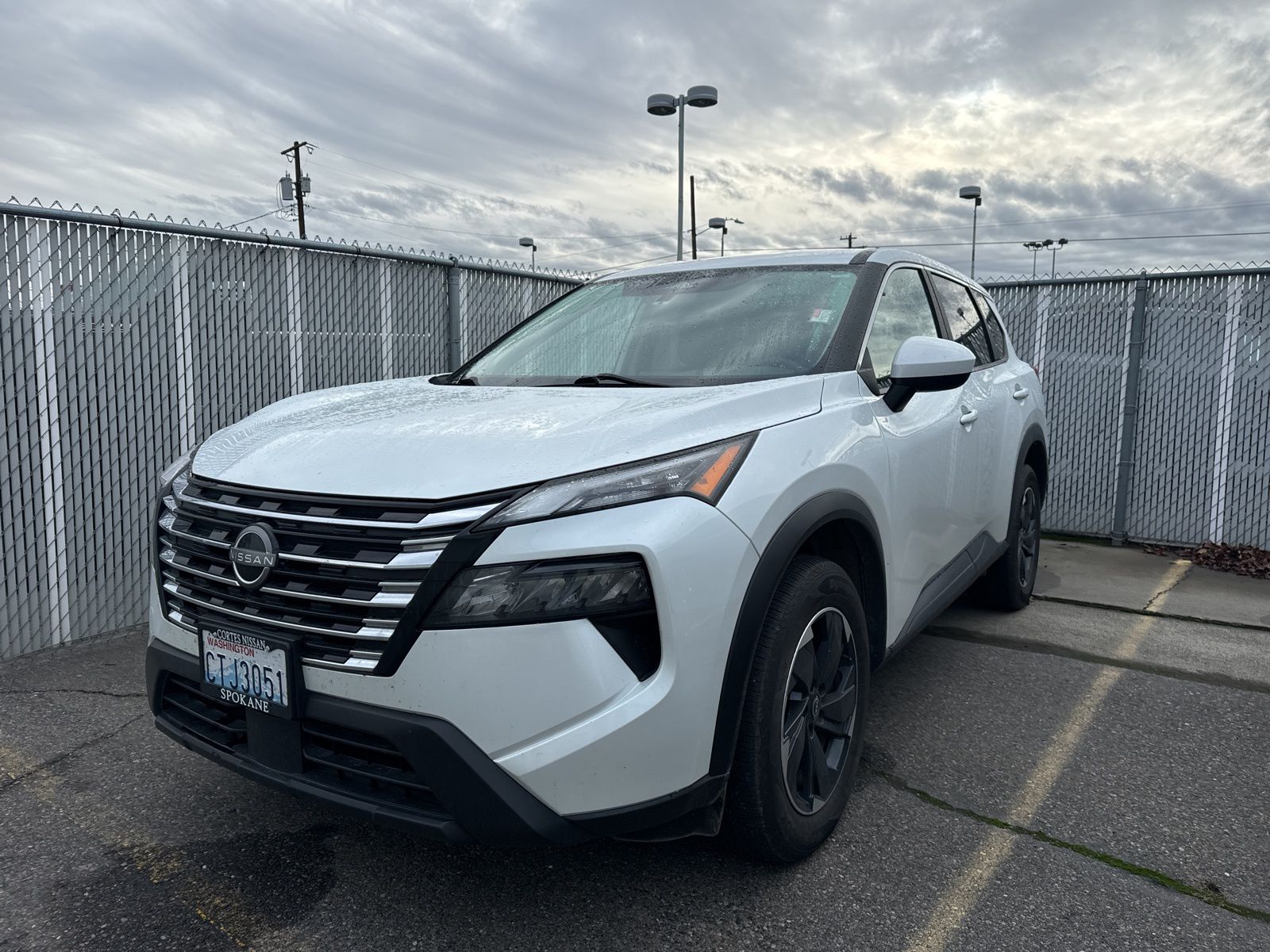 2024 Nissan Rogue SV's photo