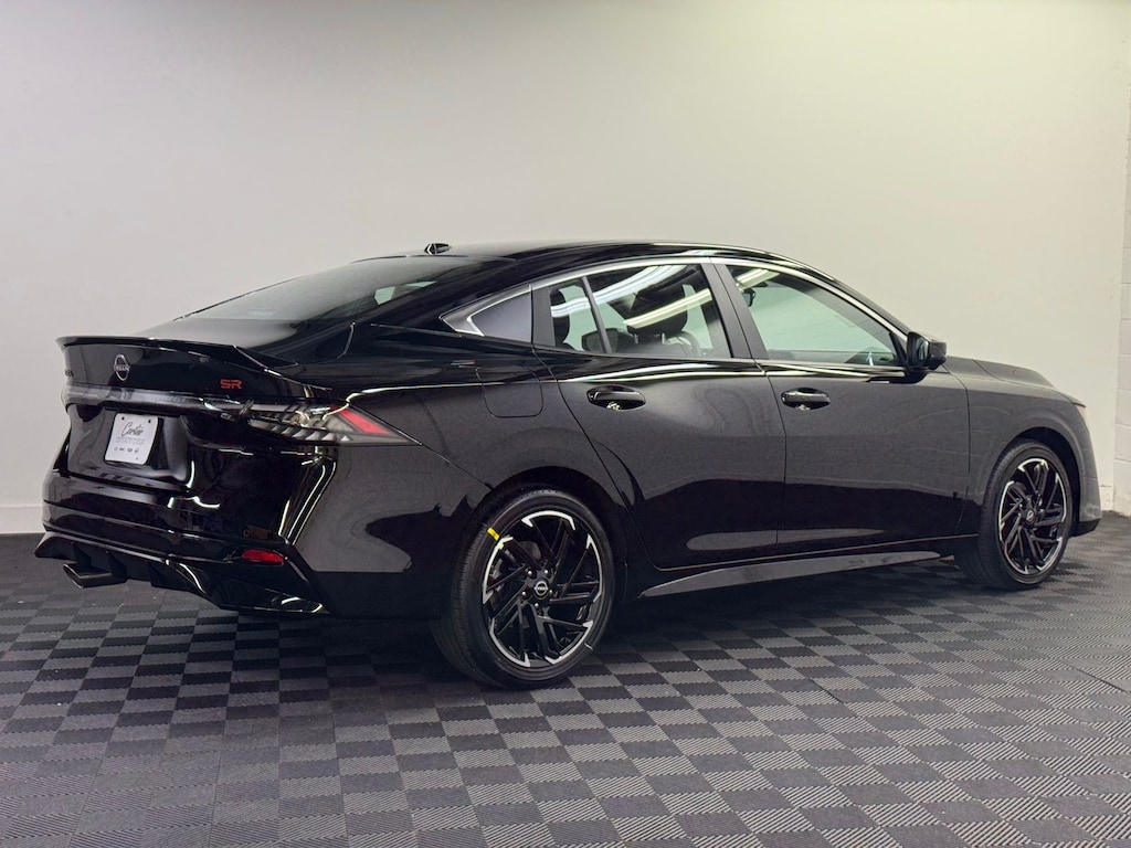 2026 Nissan Sentra SR photo 2