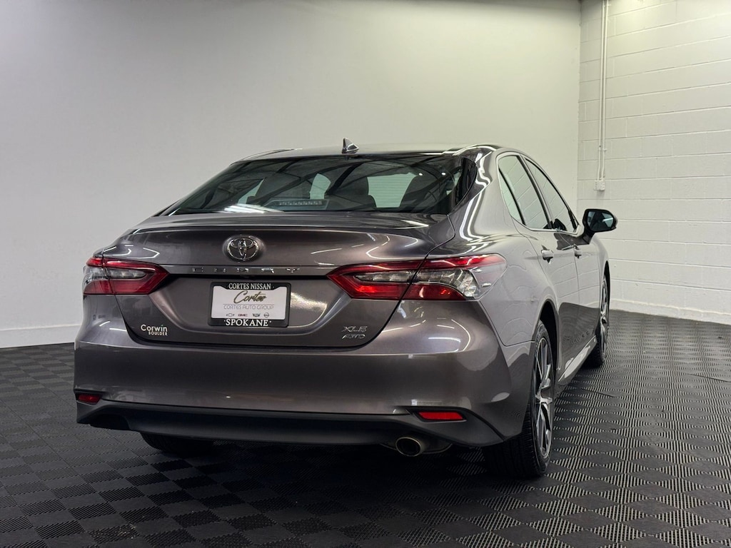 2024 Toyota Camry XLE Hybrid photo 2