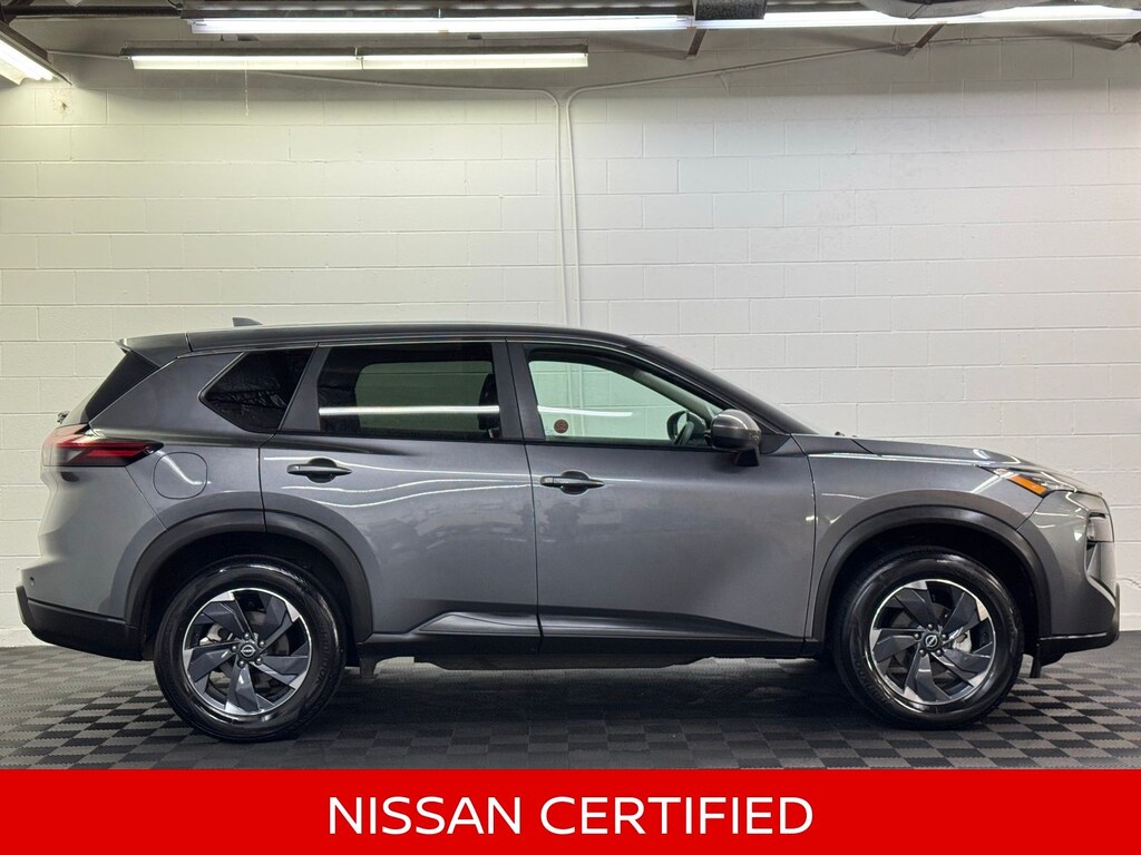 2025 Nissan Rogue SV photo 3