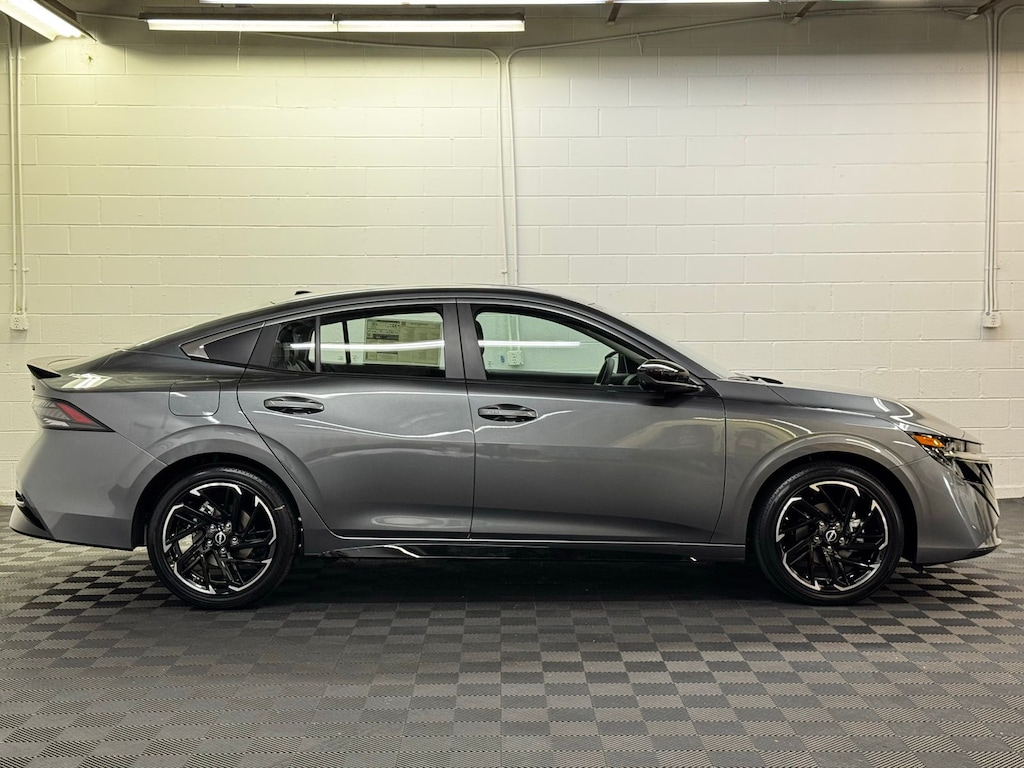 2026 Nissan Sentra SR photo 4