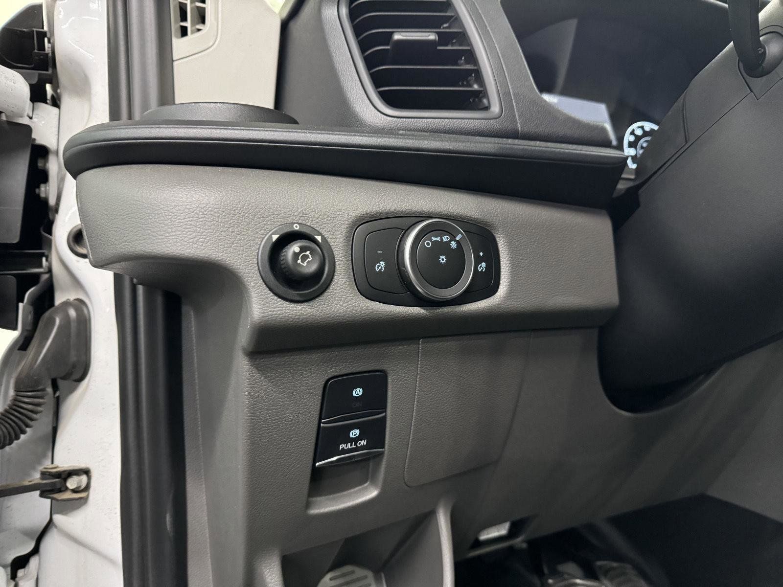 2022 Ford E-Transit Cargo Van Base - Photo 17