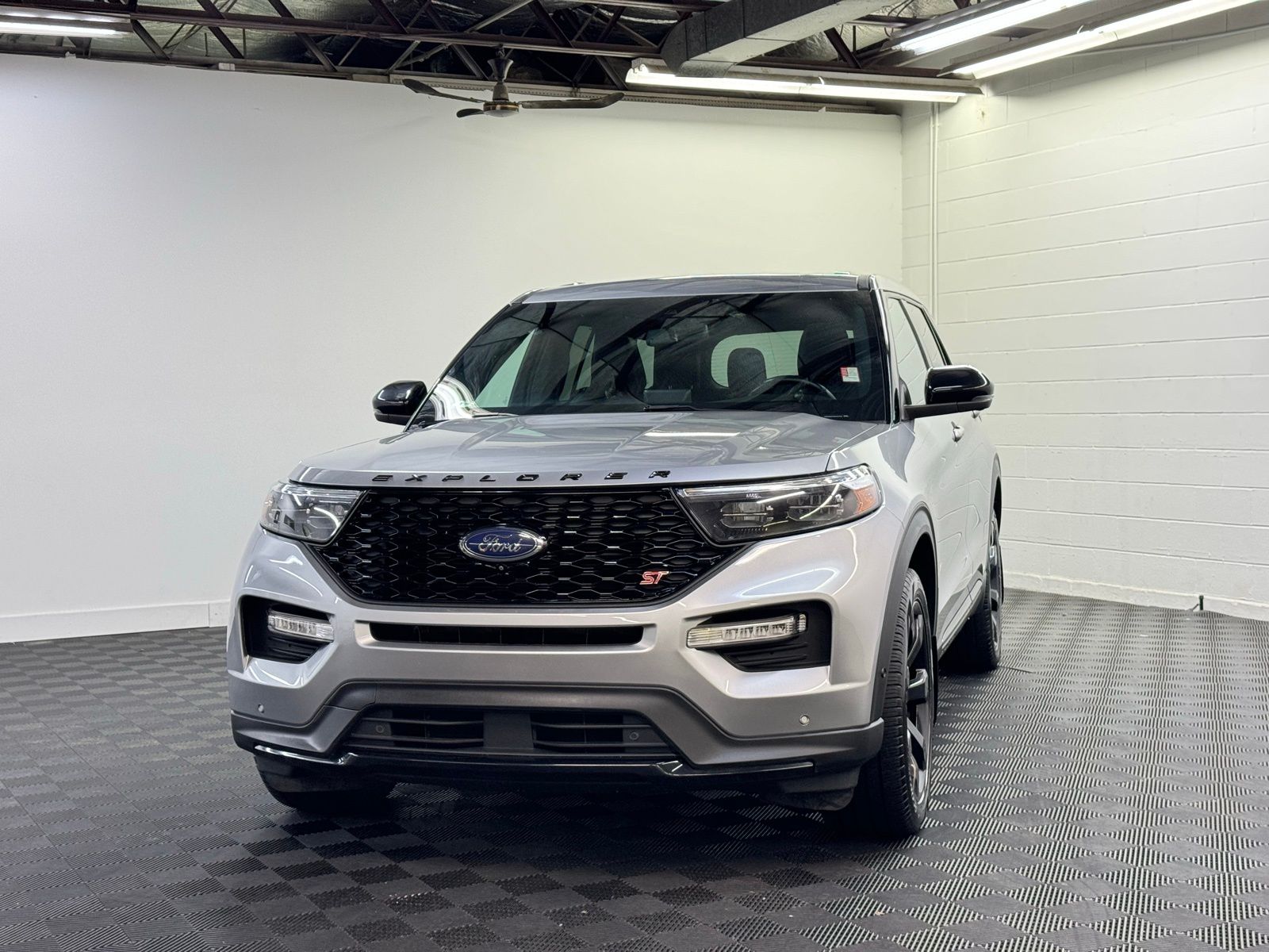 2021 Ford Explorer ST's photo