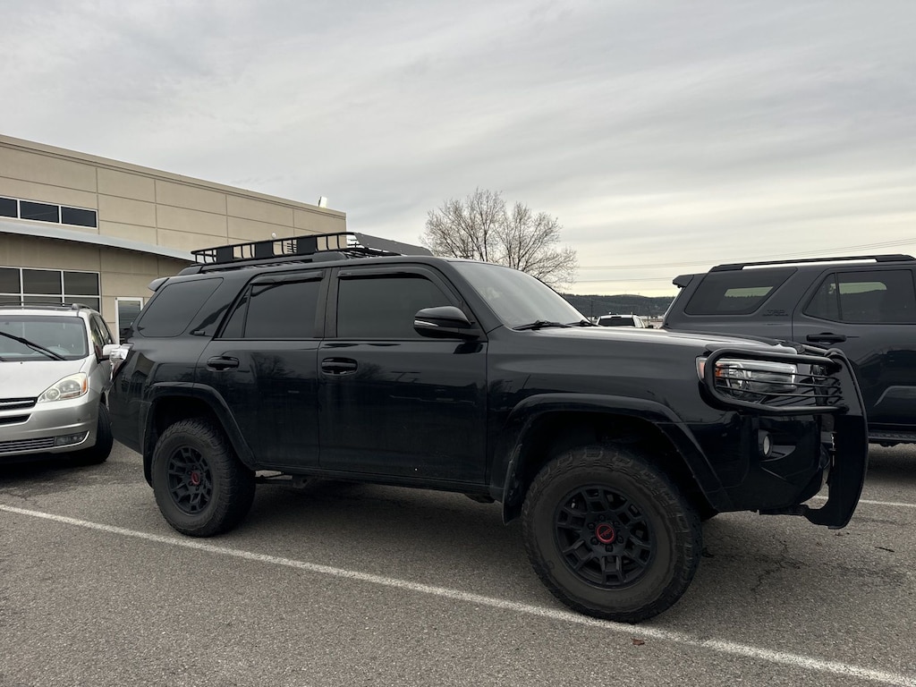 2016 Toyota 4Runner SR5 Premium photo 4