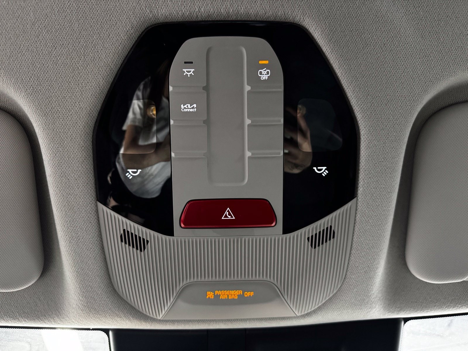 2025 Kia K4 LXS - Photo 24