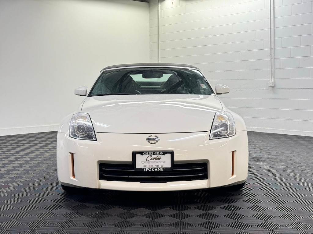 2009 Nissan 350Z Touring photo 4