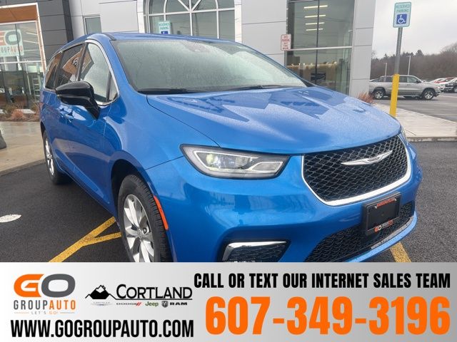 2026 Chrysler Pacifica Select AWD's photo