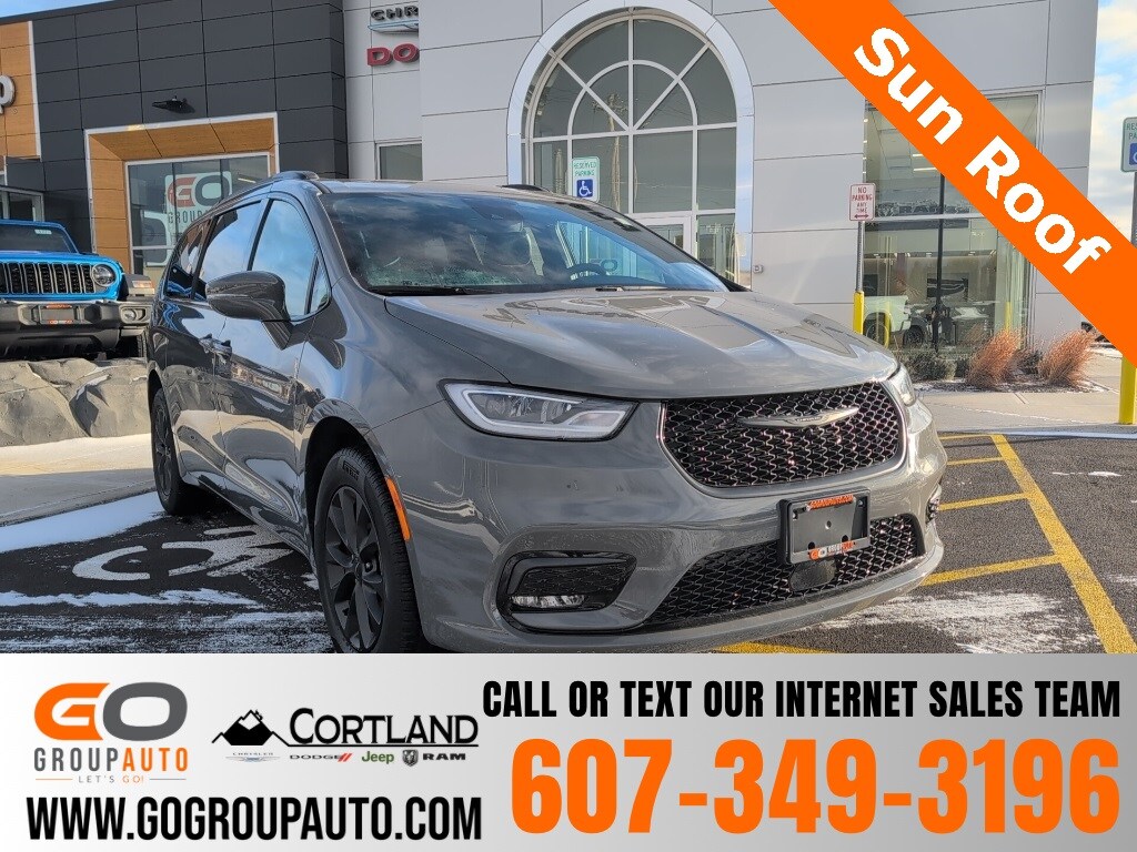 Used 2022 Chrysler Pacifica Touring L Minivan/Van