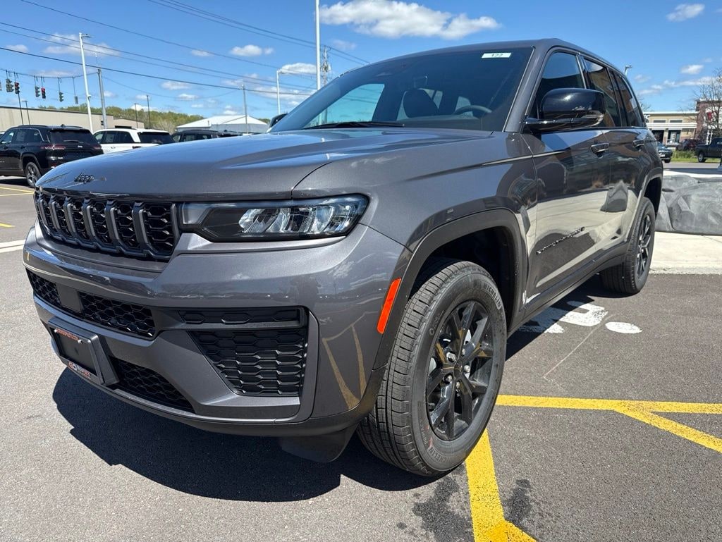 New 2026 Jeep Grand Cherokee LAREDO ALTITUDE 4X4 Sport Utility