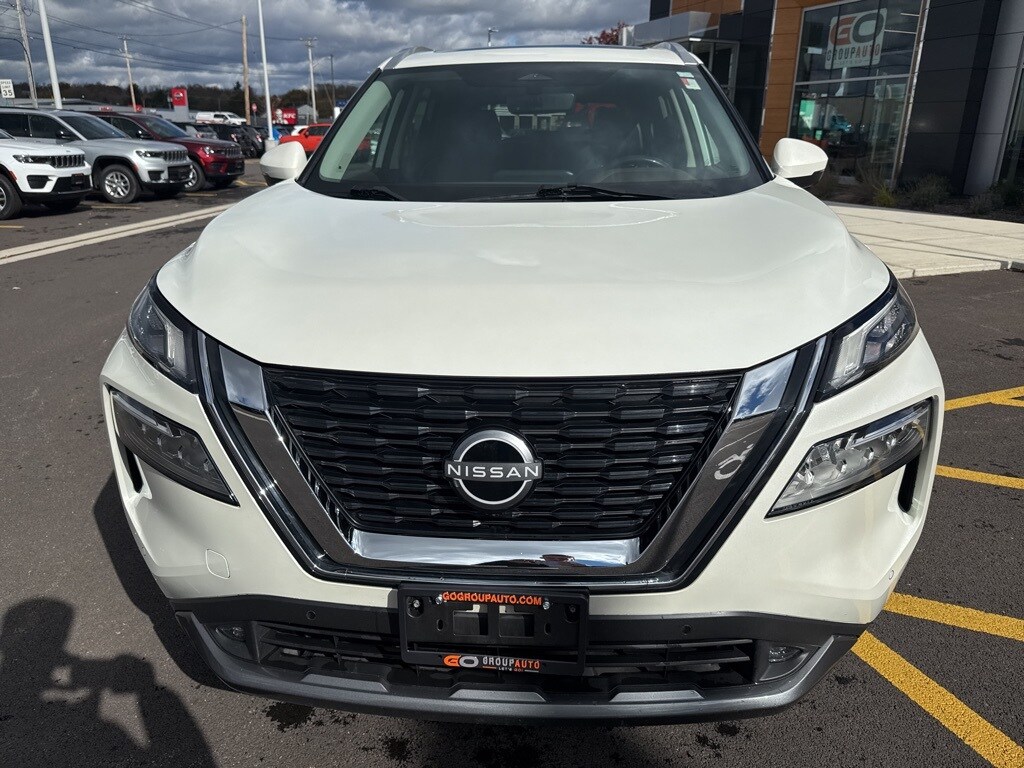 2022 Nissan Rogue SL photo 2