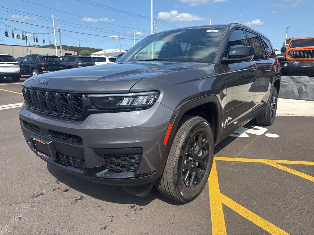New 2025 Jeep Grand Cherokee L ALTITUDE 4X4 Sport Utility