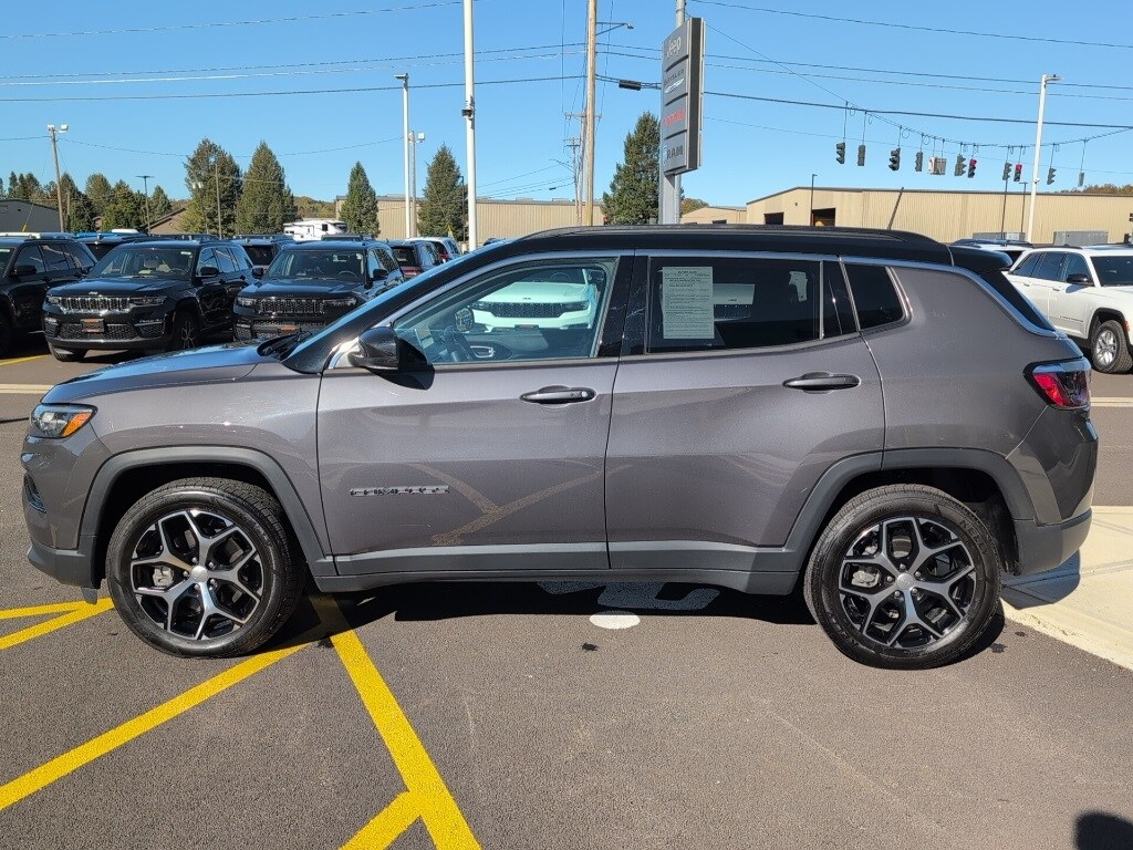 2024 Jeep Compass Limited photo 3