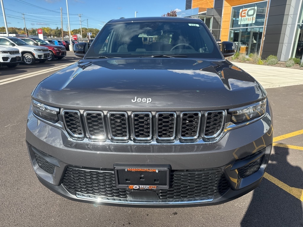New 2025 Jeep Grand Cherokee LAREDO X 4X4 Sport Utility
