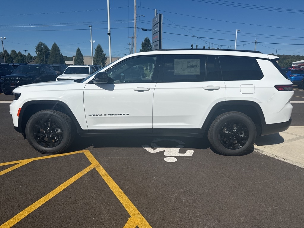 New 2025 Jeep Grand Cherokee L ALTITUDE 4X4 Sport Utility