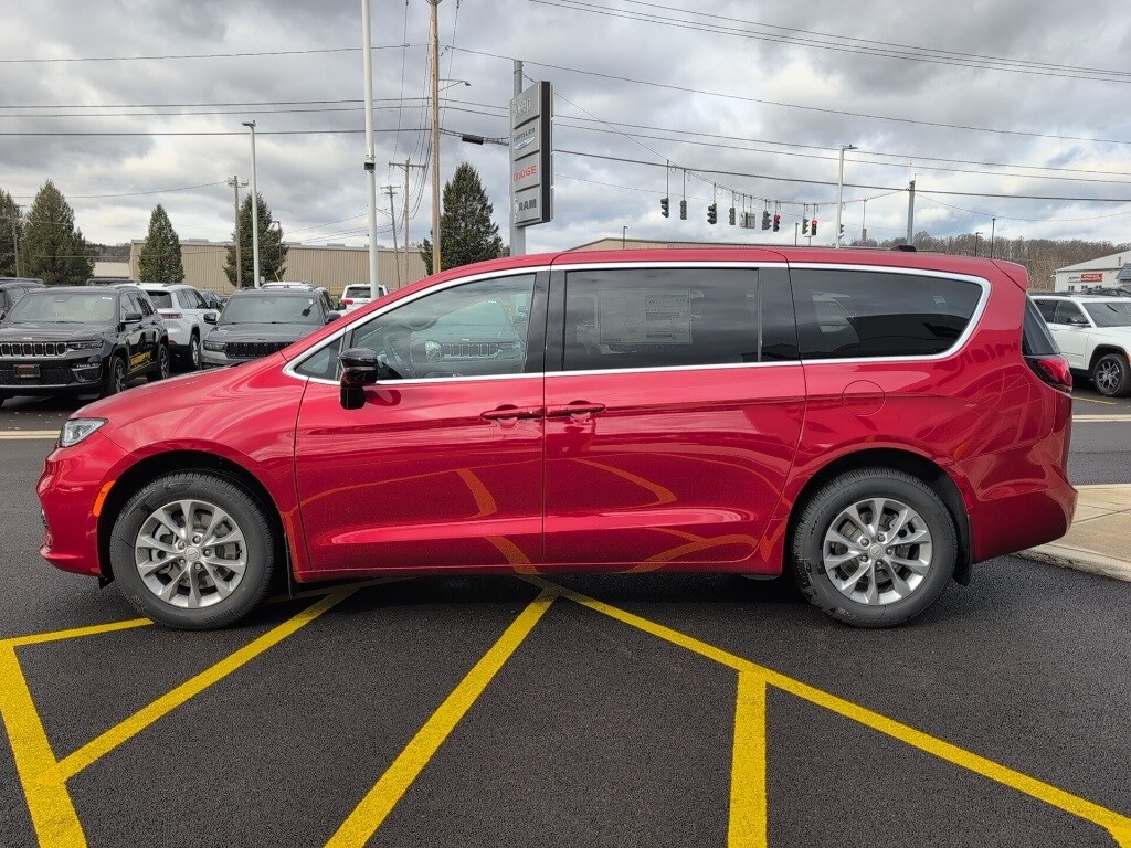 2026 Chrysler Pacifica Limited photo 4