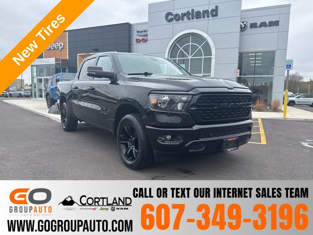2023 RAM 1500 Big Horn/Lone Star 4x4 Crew Cab 5'7's photo
