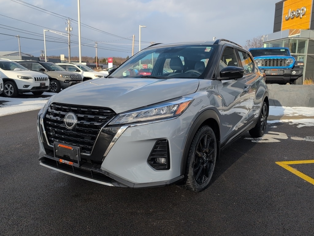 Used 2022 Nissan Kicks SR SUV