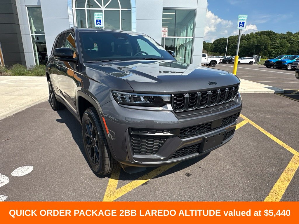 New 2026 Jeep Grand Cherokee LAREDO ALTITUDE 4X4 Sport Utility