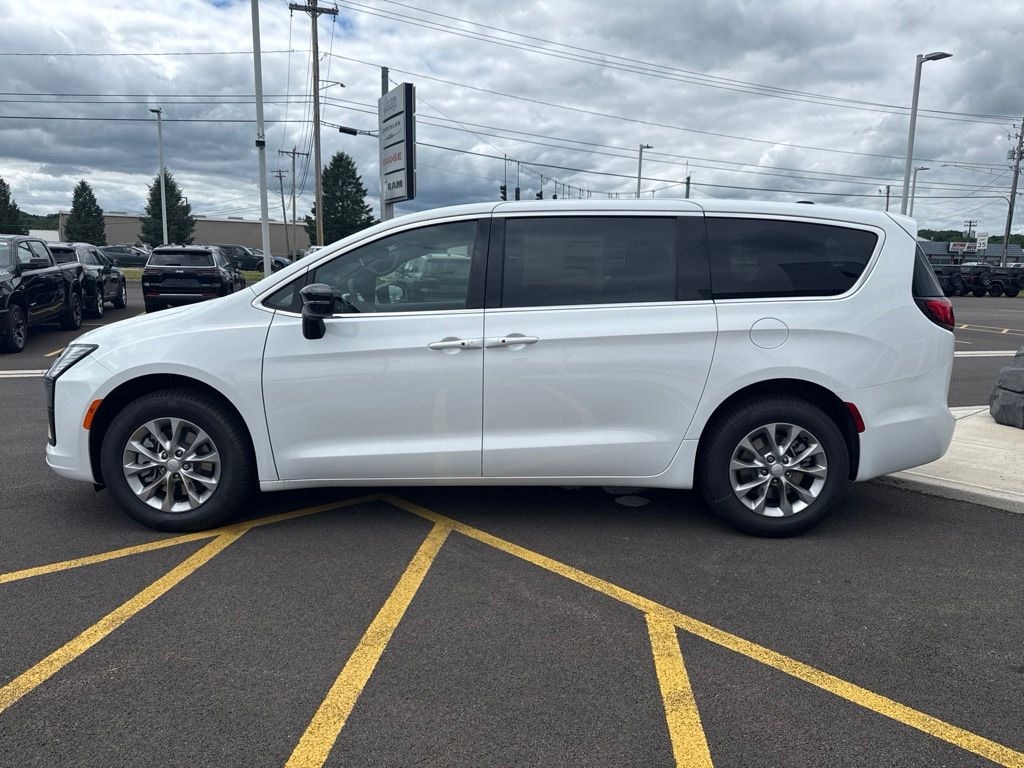 New 2027 Chrysler Pacifica SELECT AWD Passenger Van