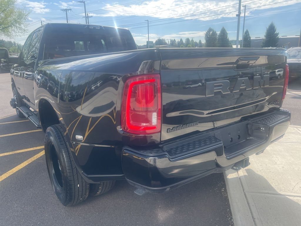New 2026 Ram 3500 LARAMIE CREW CAB 4X4 8' BOX Pickup