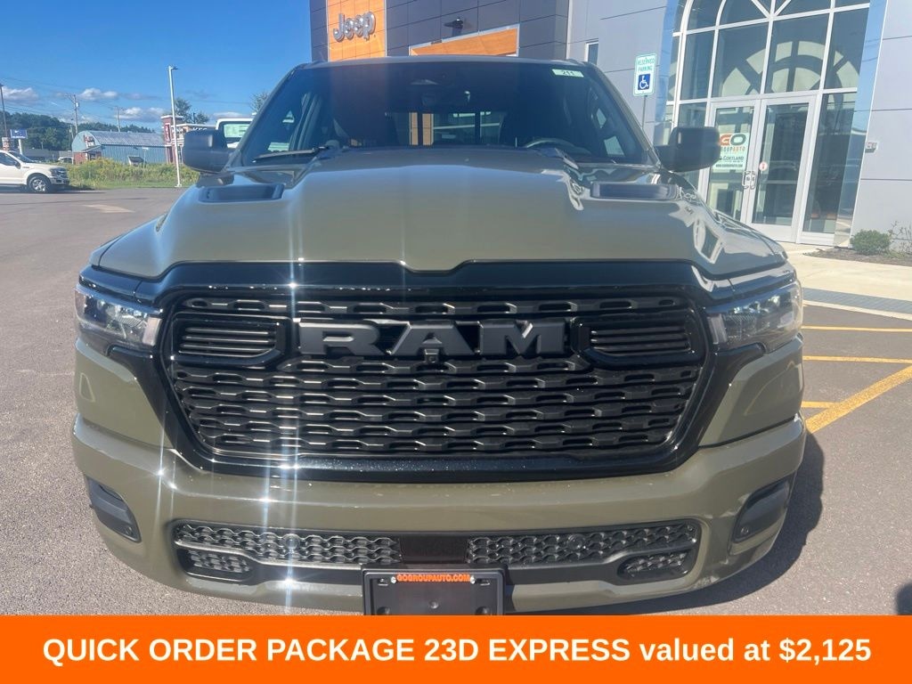New 2026 Ram 1500 EXPRESS CREW CAB 4X4 5'7 BOX Pickup