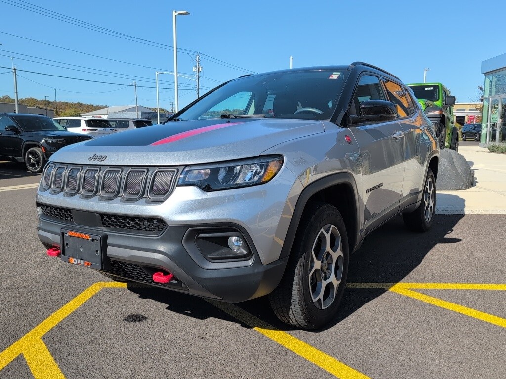 2022 Jeep Compass Trailhawk photo 2