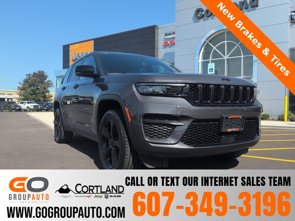 Used 2023 Jeep Grand Cherokee Altitude SUV