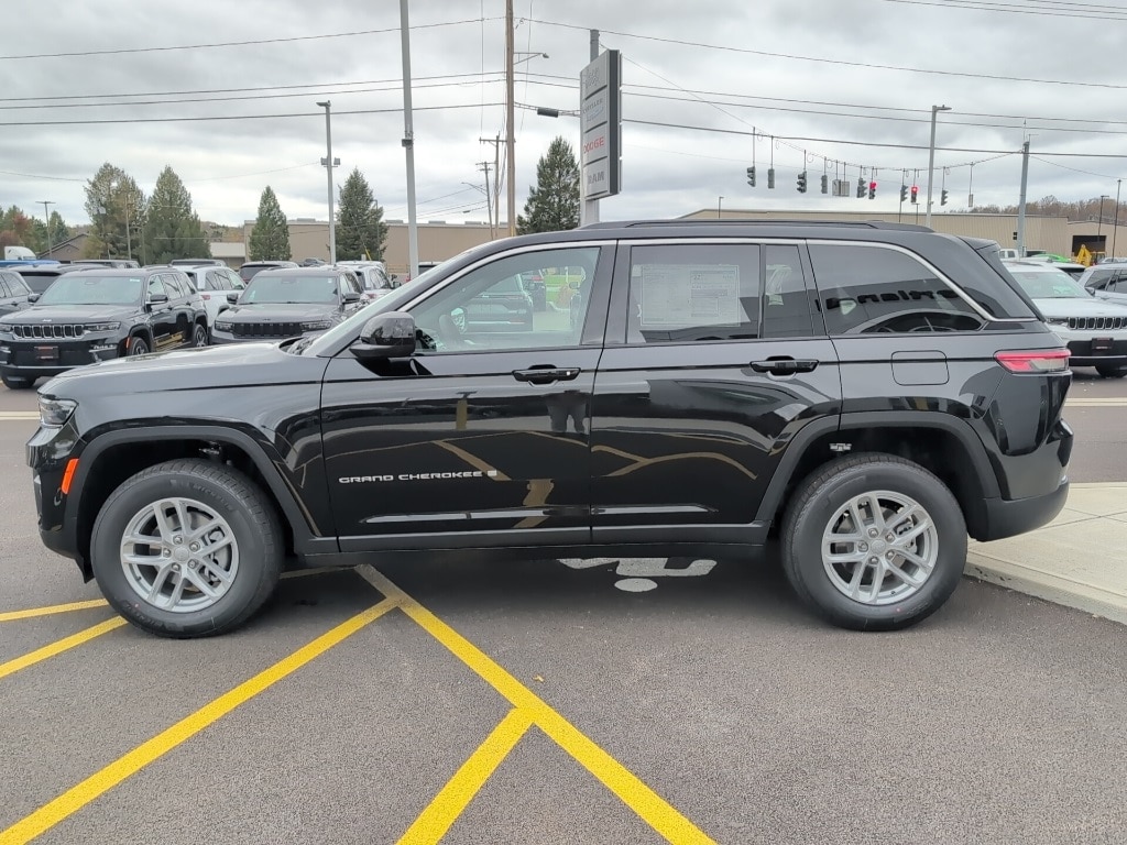 New 2025 Jeep Grand Cherokee LAREDO X 4X4 Sport Utility