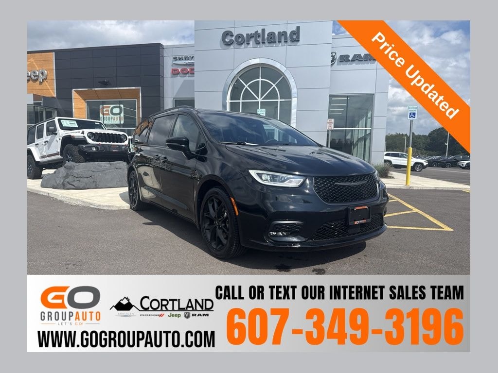 Used 2025 Chrysler Pacifica Limited Minivan/Van