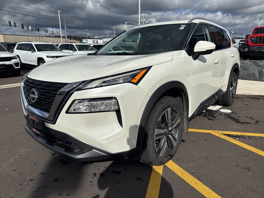 2022 Nissan Rogue SL photo 3