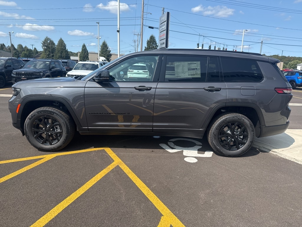 New 2025 Jeep Grand Cherokee L ALTITUDE 4X4 Sport Utility