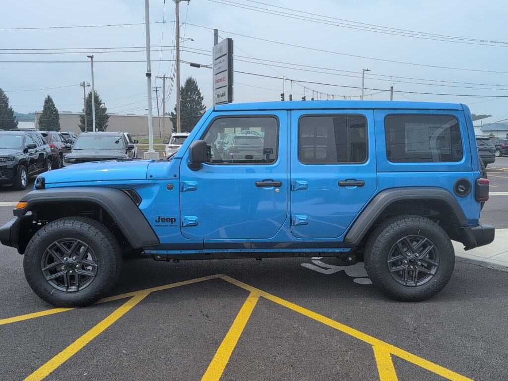 2025 Jeep Wrangler Sport S photo 3