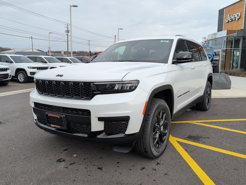 New 2025 Jeep Grand Cherokee L L ALTITUDE X 4X4 Sport Utility