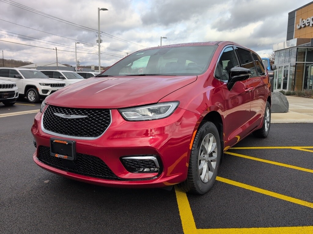 2026 Chrysler Pacifica Limited photo 3