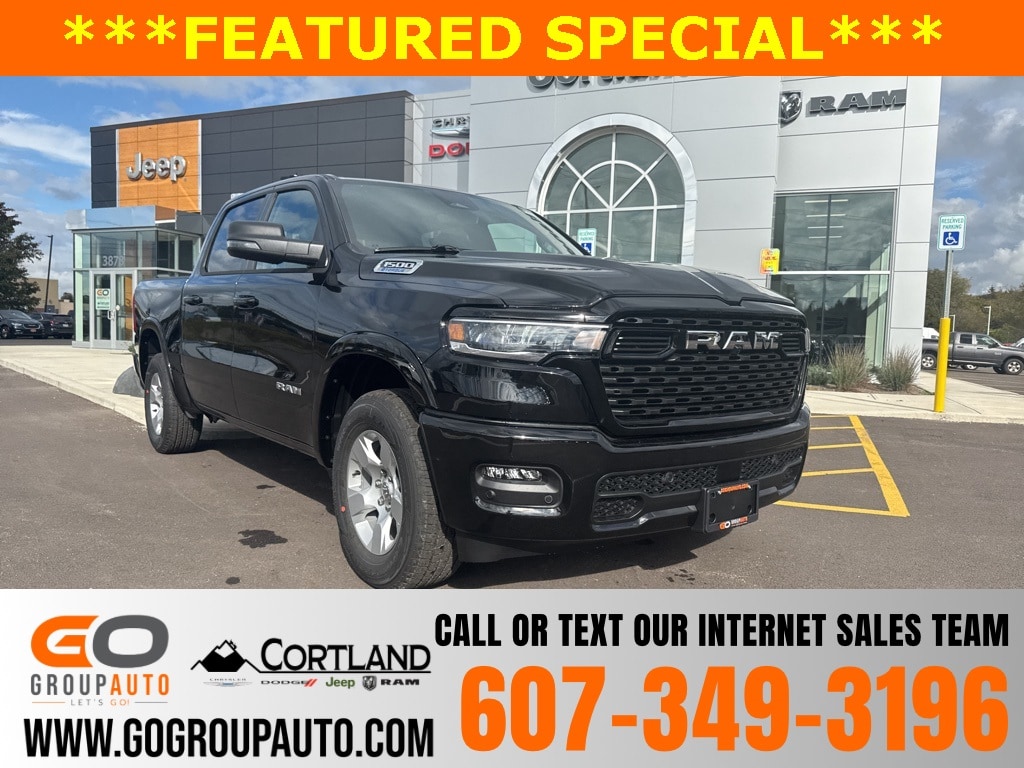 New 2025 Ram 1500 BIG HORN CREW CAB 4X4 5'7 BOX Pickup