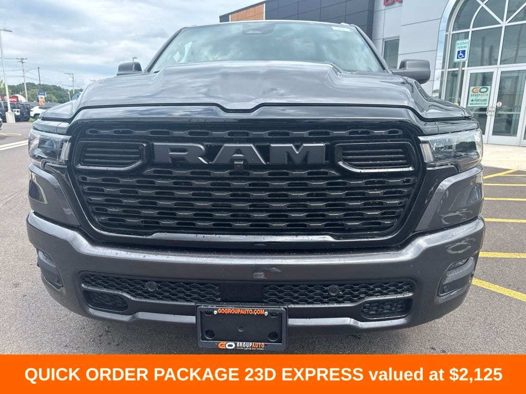 New 2026 Ram 1500 EXPRESS CREW CAB 4X4 5'7 BOX Pickup