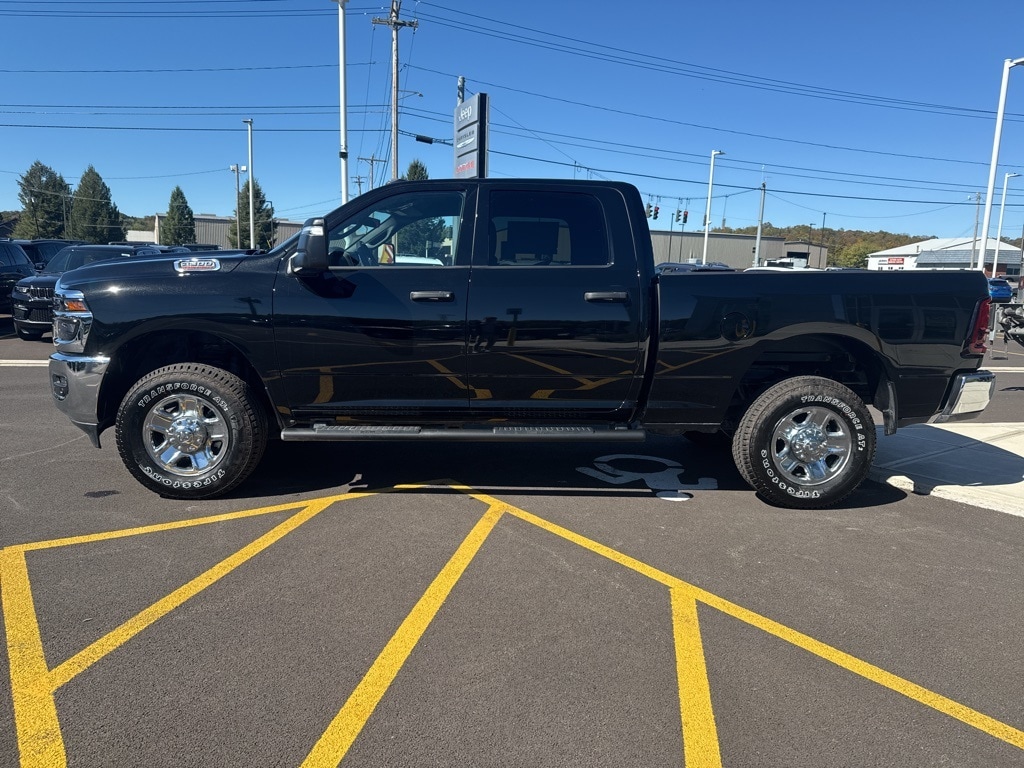 New 2026 Ram 2500 TRADESMAN CREW CAB 4X4 6'4 BOX Pickup