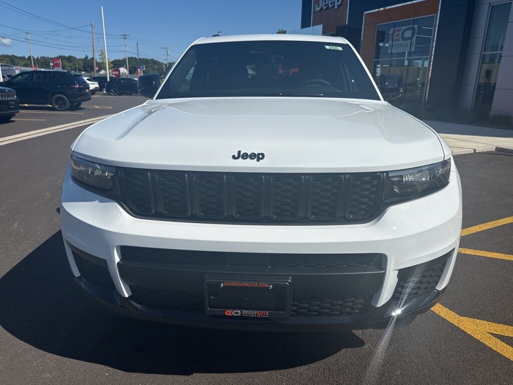 New 2025 Jeep Grand Cherokee L ALTITUDE 4X4 Sport Utility