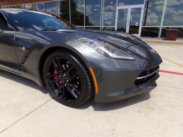 2017 Chevrolet Corvette 2LT Coupe photo 3