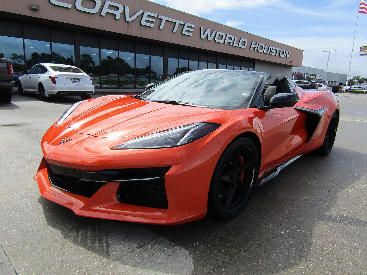2025 Chevrolet Corvette E-Ray Convertible AWD with 2LZ