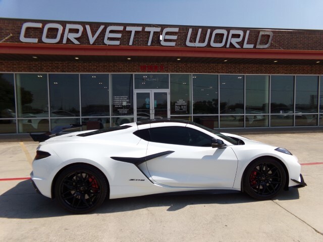 2024 Chevrolet Corvette 3LZ Z06 Coupe photo 4