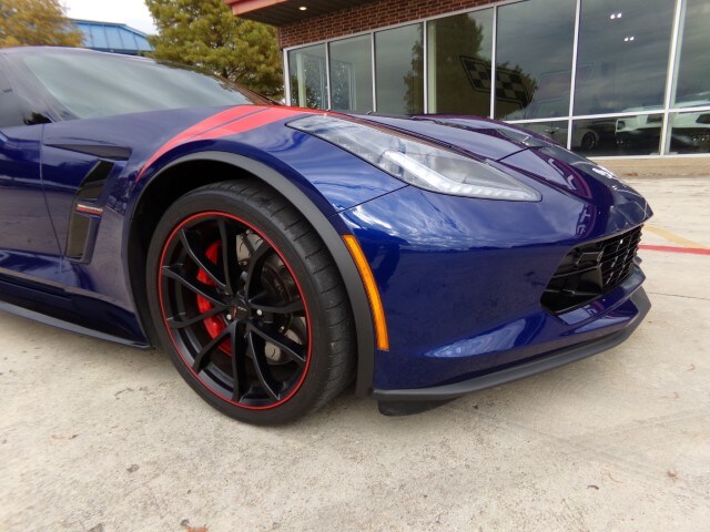 2019 Chevrolet Corvette 2LT Grand Sport Coupe photo 3
