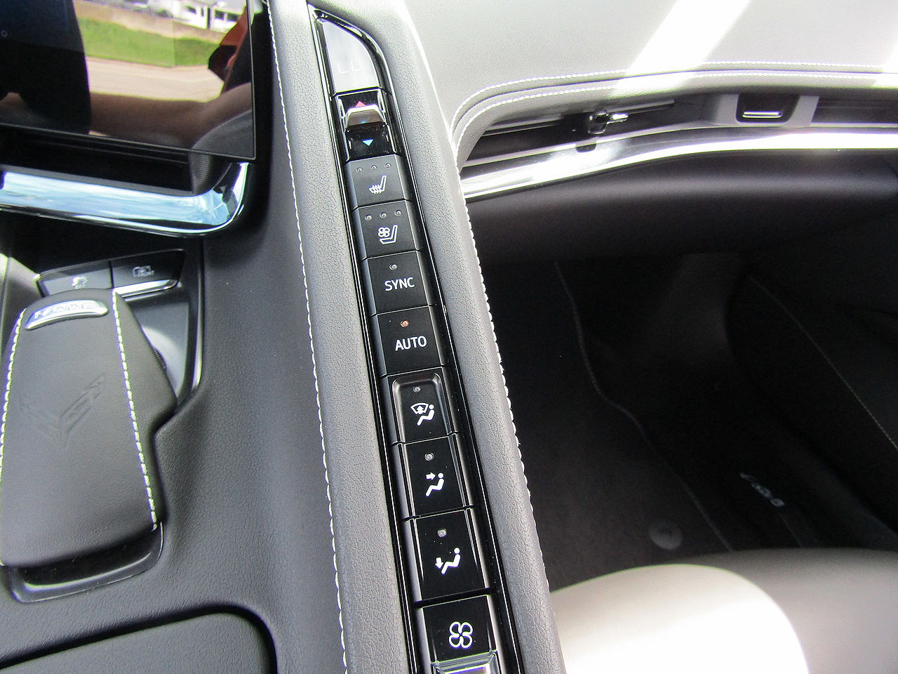 2025 Chevrolet Corvette 2LZ - Photo 17