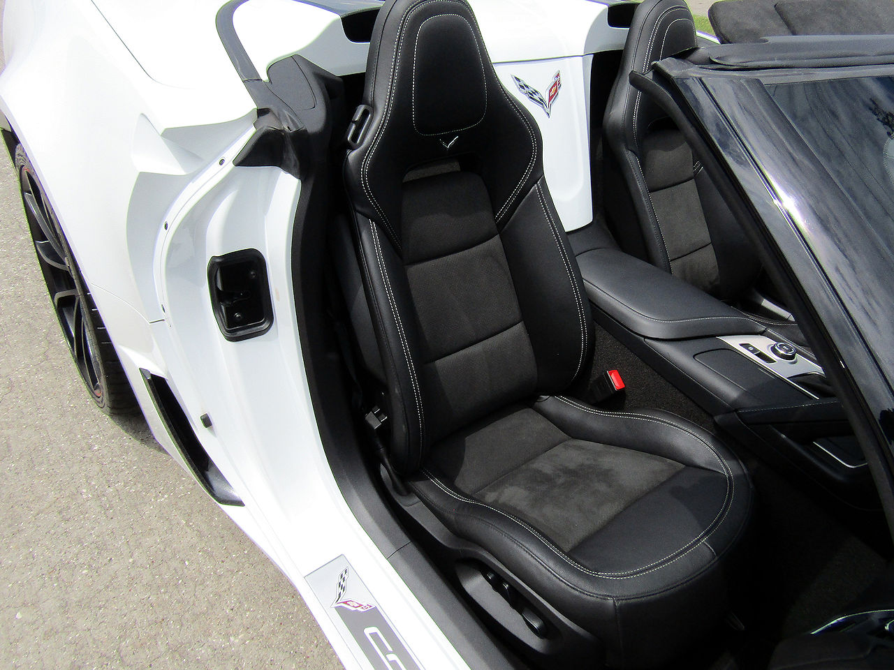 2019 Chevrolet Corvette 3LT - Photo 12