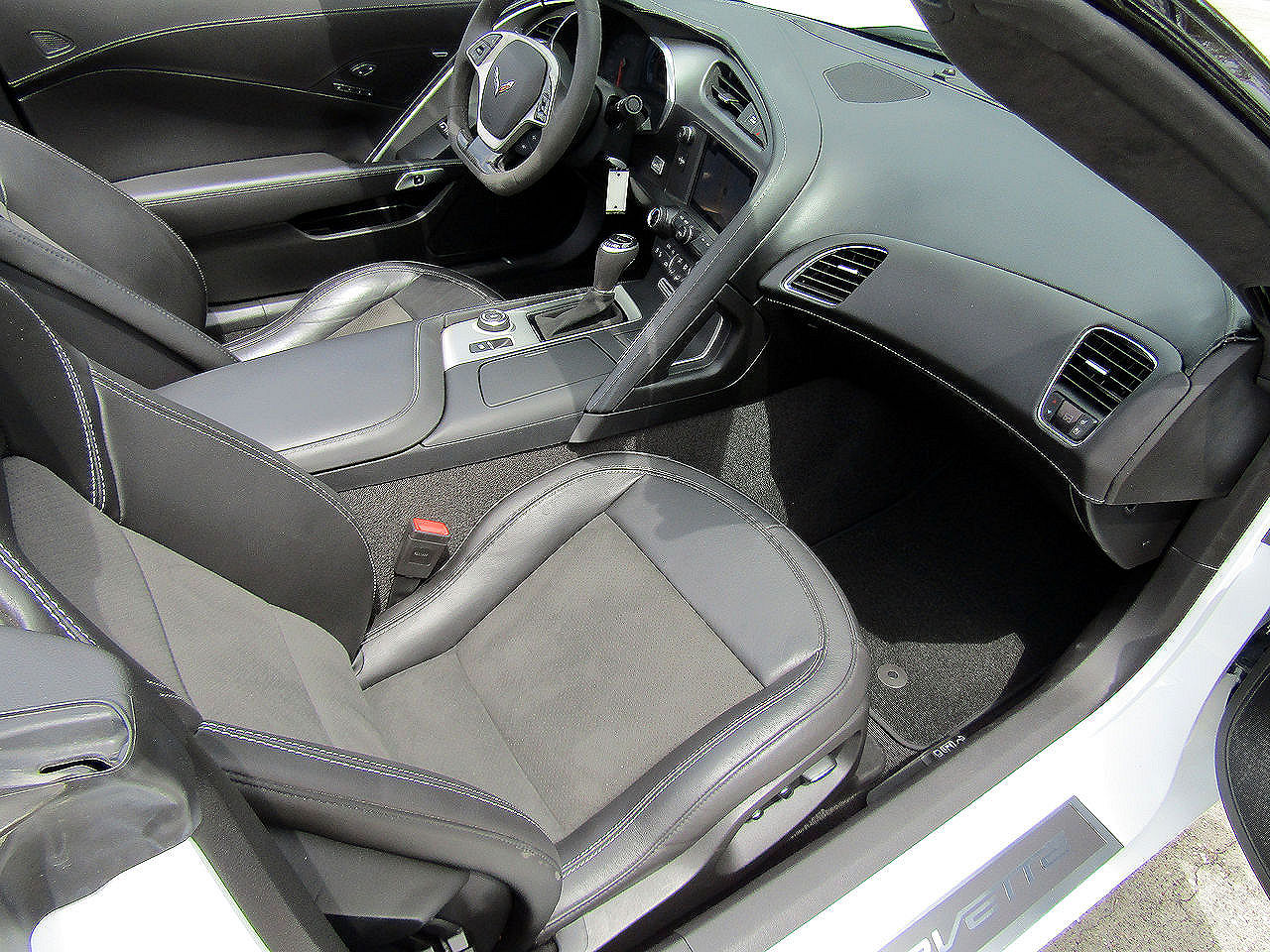 2019 Chevrolet Corvette 3LT - Photo 12