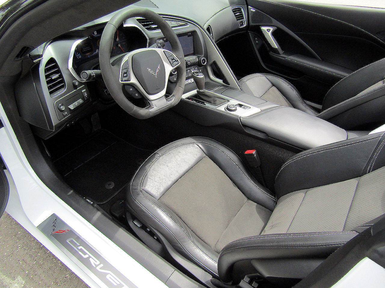 2019 Chevrolet Corvette 3LT - Photo 9