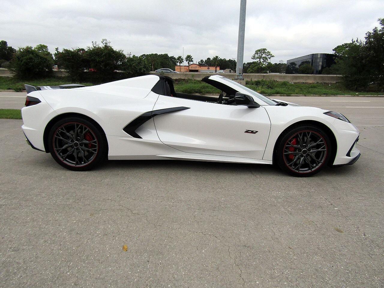 2023 Chevrolet Corvette 70th Anniversary Edition 3LT Z51 Convertible photo 4