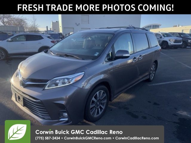 2020 Toyota Sienna Limited's photo