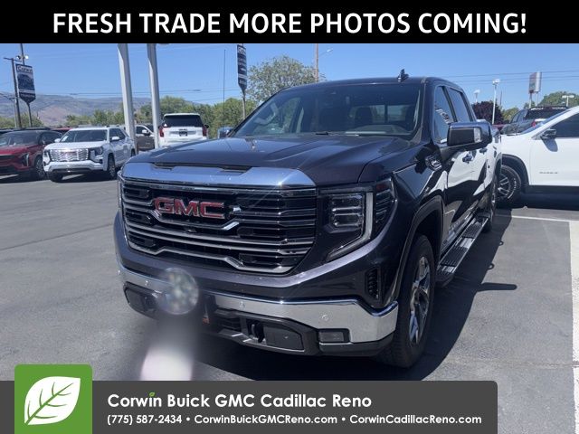 2022 GMC Sierra 4WD Crew Cab Short Box SLT's photo