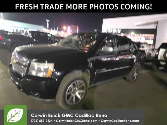 2011 Chevrolet Avalanche LTZ's photo